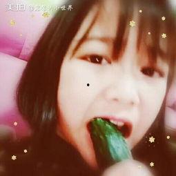 吃瓜龙果傻笑视频,欢乐瞬间，网友直呼“太治愈”