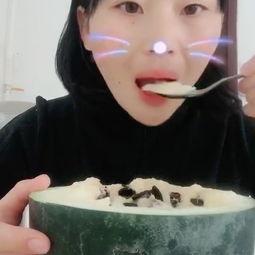 唱歌吃瓜视频,揭秘热门唱歌吃瓜视频背后的趣味生活