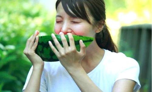 禁忌女孩 吃瓜,揭秘校园风云，吃瓜群众围观校园奇闻